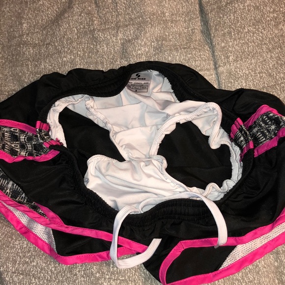 Soffe low rise Workout shorts - Picture 3 of 4